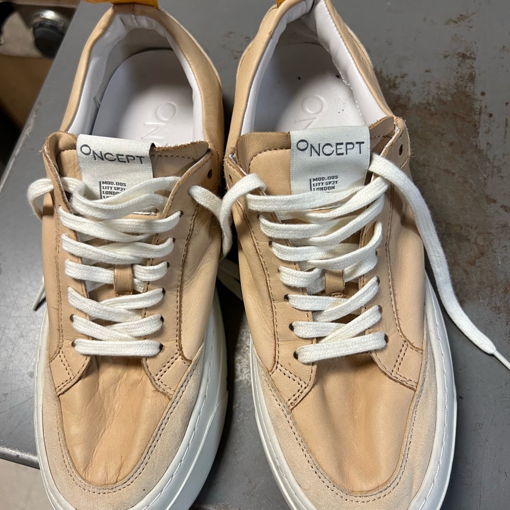ONCEPT Women's Tan Sneakers